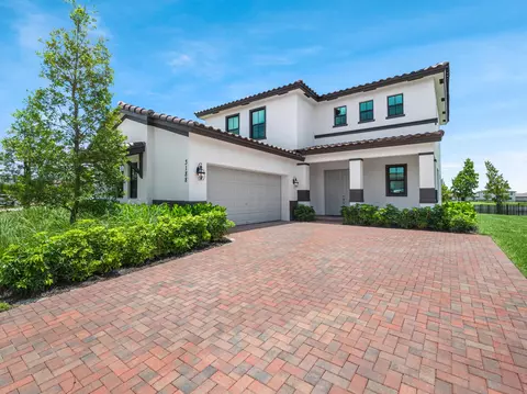 3188 Streng Ln, Royal Palm Beach, FL 33411