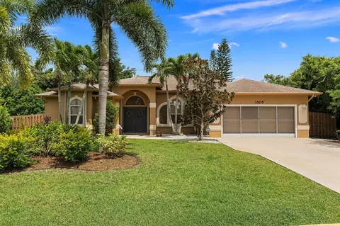 3505 SE Hyde Cir, Port Saint Lucie, FL 34984