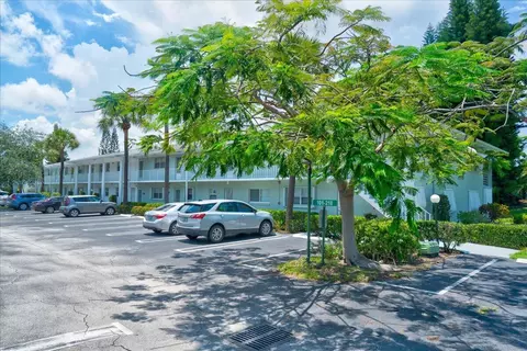 2300 SW 22nd Ave #111, Delray Beach, FL 33445