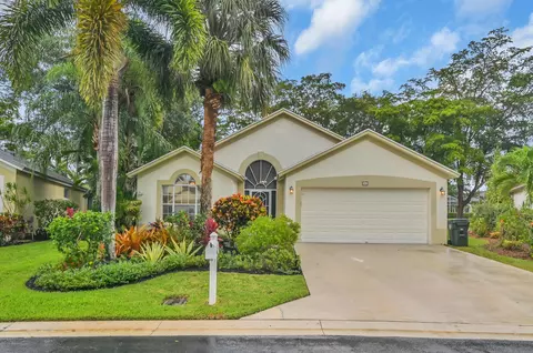 341 Hammocks Trl, Greenacres, FL 33413