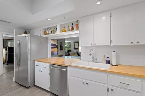 198 NW 67th St #103, Boca Raton, FL 33487
