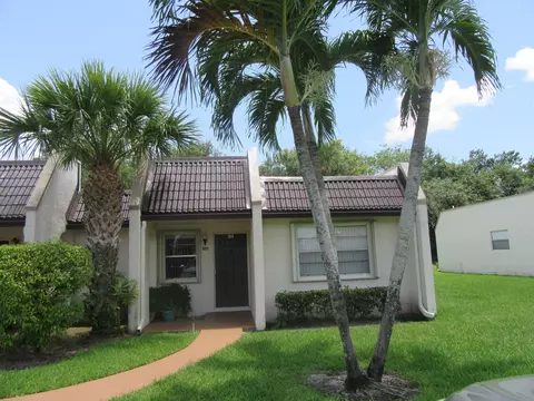104 Lake Susan Dr, West Palm Beach, FL 33411