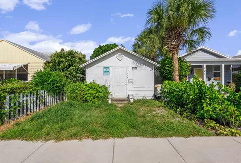 227 S E St, Lake Worth, FL 33460