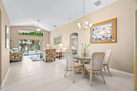 3906 Torres Cir, West Palm Beach, FL 33409