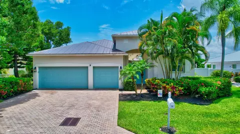 26 Lake Eden Dr, Boynton Beach, FL 33435