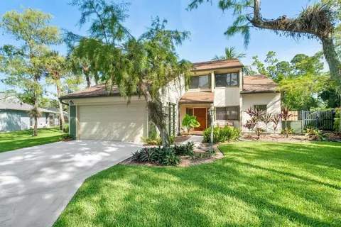 95 Saint Davids Way, Wellington, FL 33414