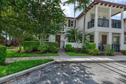 4672 Monarch Way, Coconut Creek, FL 33073