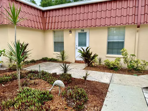 716 Nantucket Cir, Lake Worth, FL 33467
