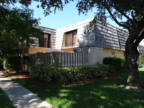 2453 Waterside Dr, Lake Worth, FL 33461