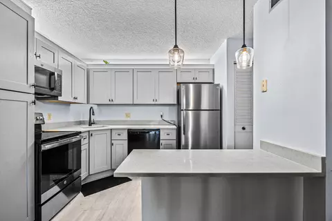 603 Sea Pine Way #F1, Greenacres, FL 33415