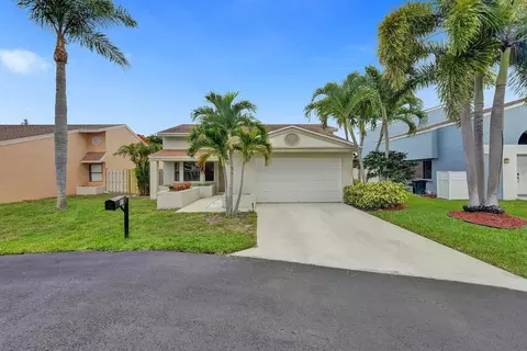 11 Kyle Way, Boynton Beach, FL 33426