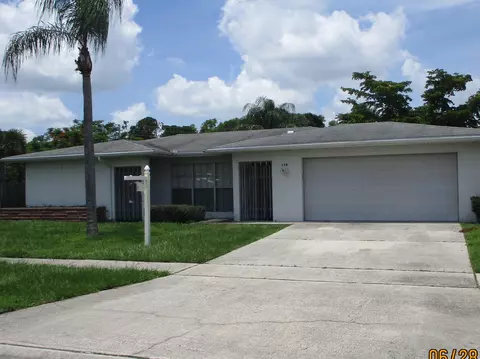 574 NE Solida Cir, Port Saint Lucie, FL 34983