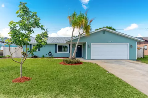 2007 NE 21st E Ter, Jensen Beach, FL 34957