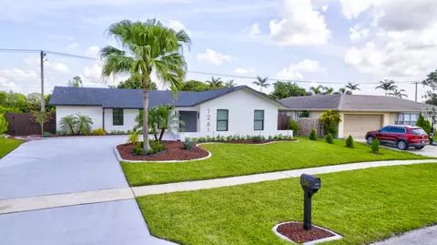1261 Wyndcliff Dr, Wellington, FL 33414