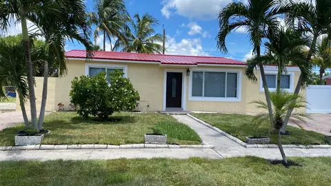 133 Abaco Dr, Palm Springs, FL 33461