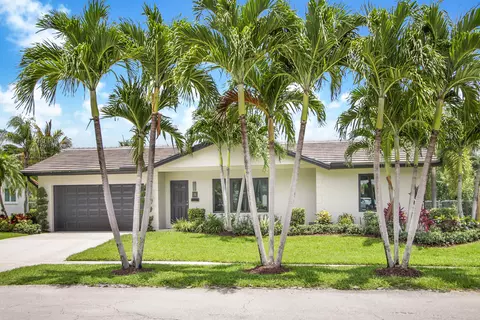 72 SW 10th Ave, Boca Raton, FL 33486