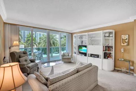 100 Bayview Dr #230, Sunny Isles Beach, FL 33160