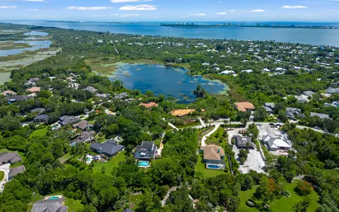 3850 NE Sugarhill Ave, Jensen Beach, FL 34957