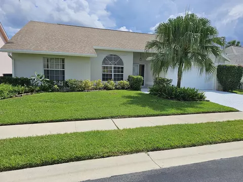 112 Palomino Dr, Jupiter, FL 33458