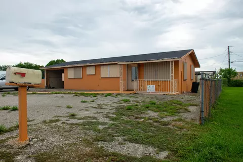 401 Janice Ave, South Bay, FL 33493