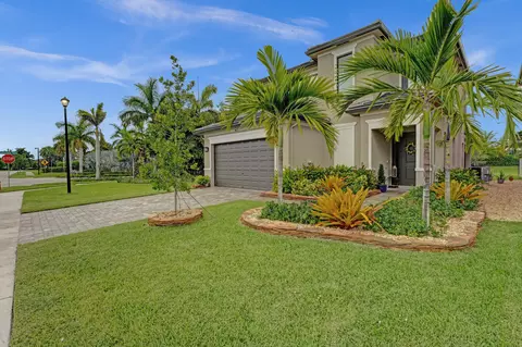 7617 Moonrise Dr, Lake Worth, FL 33467