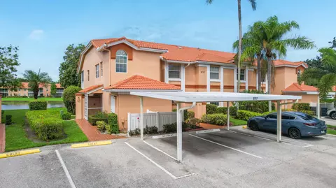 9757 Seacrest Cir #201, Boynton Beach, FL 33437