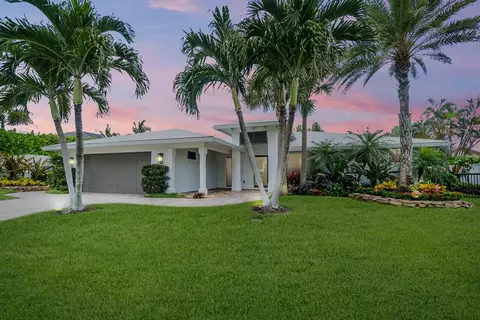 401 S Lyra Cir, Juno Beach, FL 33408