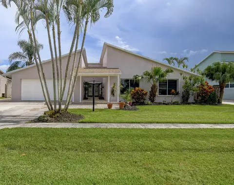 5118 Little Beth Dr N, Boynton Beach, FL 33472