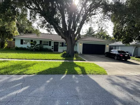 725 Tradewind Dr, North Palm Beach, FL 33408