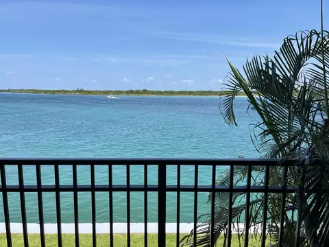 1630 Seaway Dr #204, Fort Pierce, FL 34949