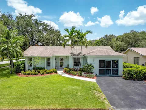 10308 Greenbriar Ct S, Boca Raton, FL 33498