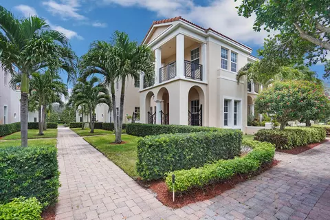 798 NW 83rd Ln, Boca Raton, FL 33487