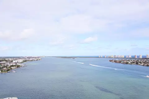 2650 Lake Shore Dr #2405, Riviera Beach, FL 33404