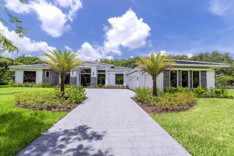 5810 Dixie Belle Rd, Palm Beach Gardens, FL 33418