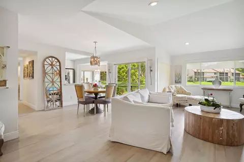 5631 Coach House Cir #D, Boca Raton, FL 33486