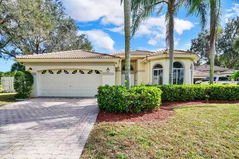 5197 Monterey Ln, Delray Beach, FL 33484