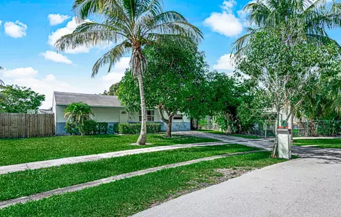 4216 Caesar Cir, Greenacres, FL 33463
