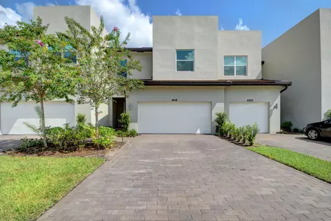 4918 Navali Dr, Lake Worth, FL 33467