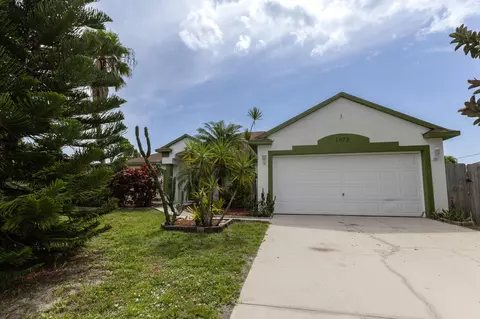 1673 SE Lorraine St, Port Saint Lucie, FL 34952