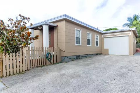 1117 N B St, Lake Worth, FL 33460