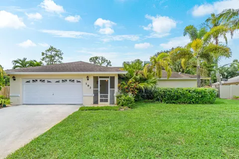 193 Sunflower Cir, Royal Palm Beach, FL 33411