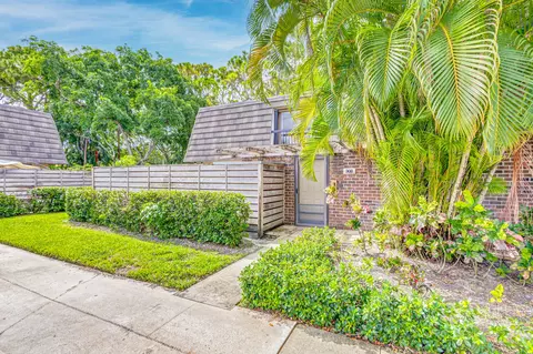 306 3rd Ter #306, Palm Beach Gardens, FL 33418