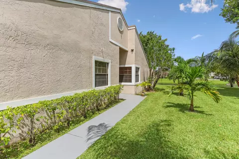 5041 NW 11 Way, Pompano Beach, FL 33064