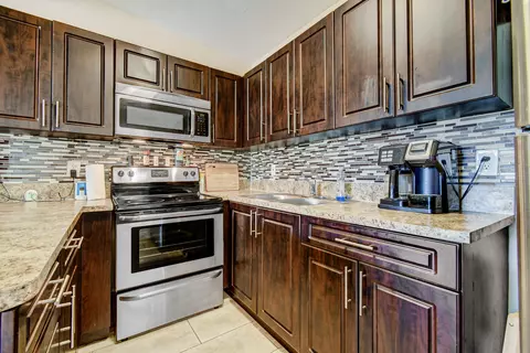 3801 Orange St, Lantana, FL 33462