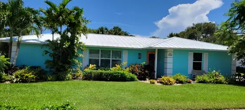 2346 Windsor Rd, Palm Beach Gardens, FL 33410