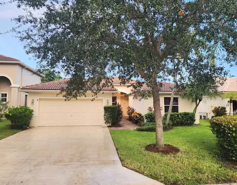 4870 NW 55 Dr, Coconut Creek, FL 33073