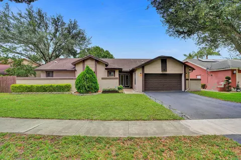 5620 SW 88th Ave, Cooper City, FL 33328