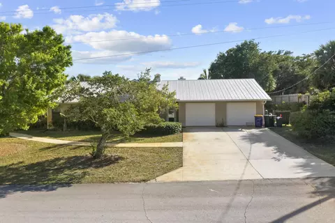 9306 SE Karin St, Hobe Sound, FL 33455