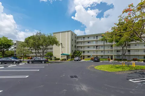 2236 N Cypress Bend Dr #509, Pompano Beach, FL 33069