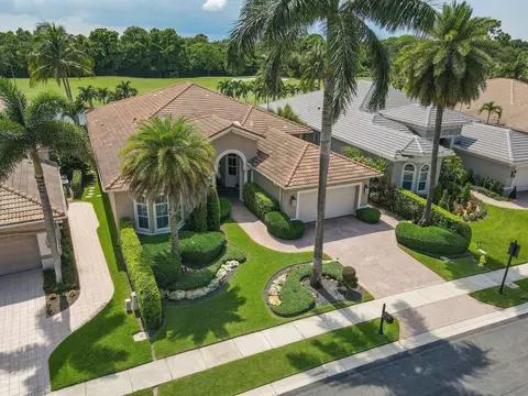 121 Abondance Dr, Palm Beach Gardens, FL 33410